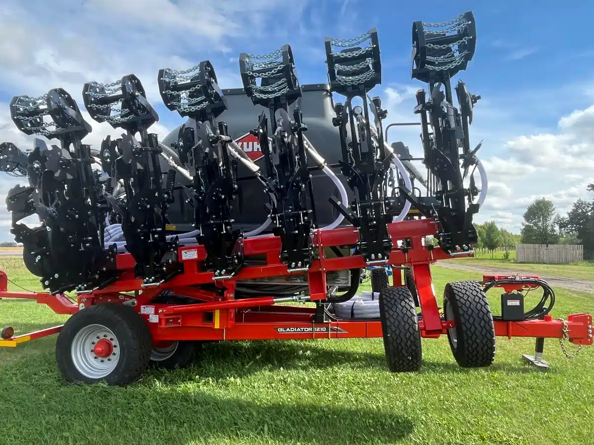Gallery image 2 for 2026 Kuhn Krause Gladiator 1630 Strip Till