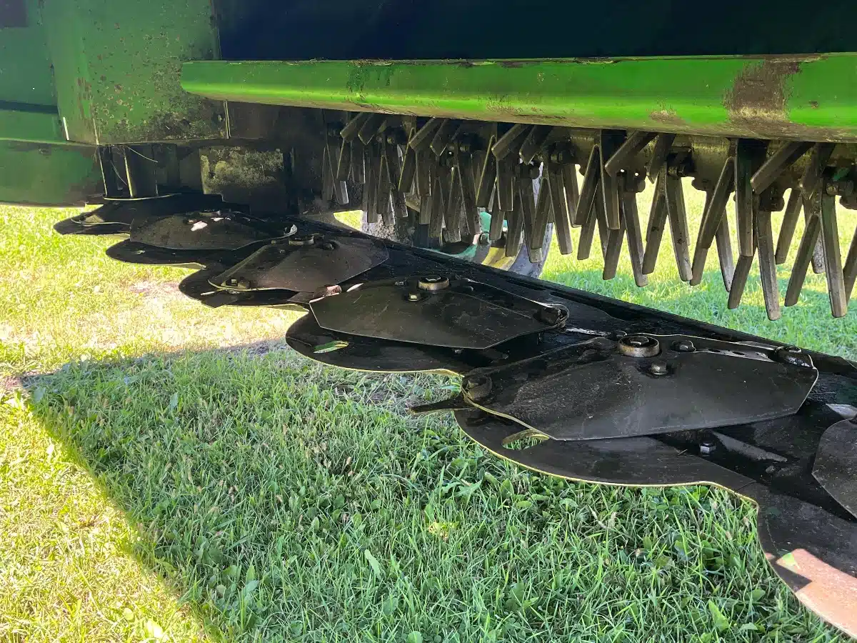 Gallery image 2 for John Deere 946 Disc Mower Conditioner