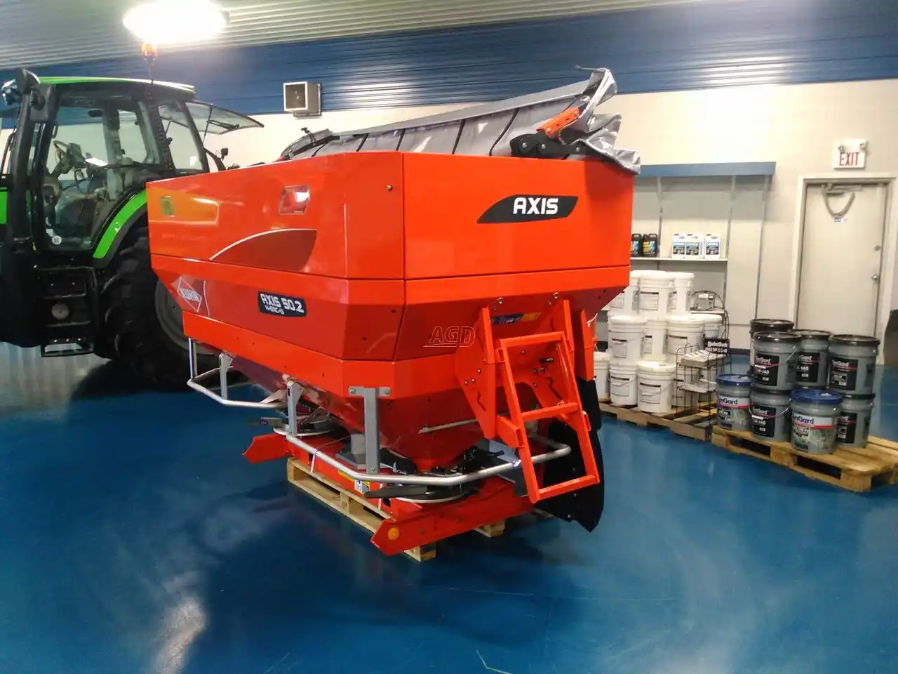 Gallery image 2 for New Kuhn AXIS 50.2 Spreader - Fertilizer