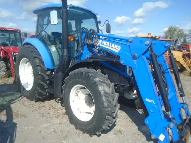 Gallery image 1 for Used 2016 New Holland T4.100 Tractor Loader