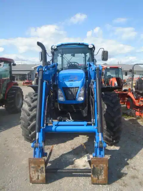 Gallery image 2 for Used 2016 New Holland T4.100 Tractor Loader