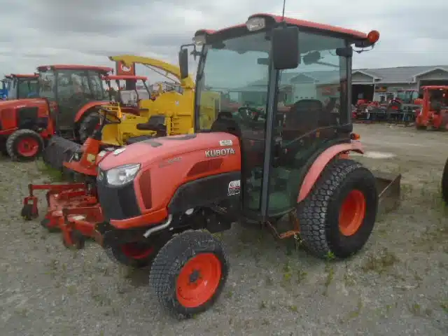 Gallery image 2 for Used 2016 Kubota B2650HSDC Tractor