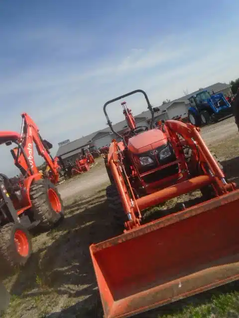 Gallery image 2 for Used 2013 Kubota MX5100HST Tractor