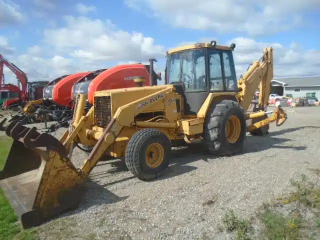 Gallery image 2 for Used 1983 John Deere 710B Backhoe Loader