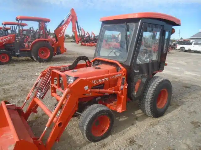 Used Kubota B7510HSD Tractor