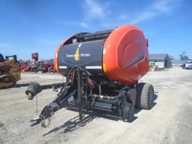 Gallery image 2 for 2016 Kubota BV5160SC14 Round Baler