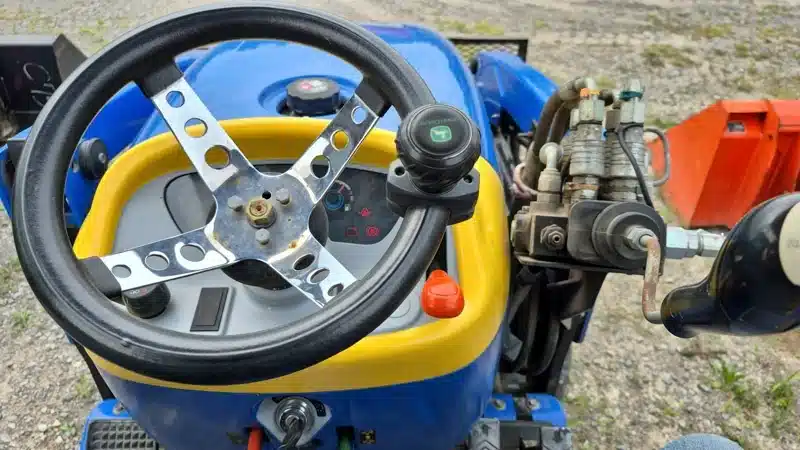 Gallery image 2 for 2012 New Holland BOOMER 25 Tractor