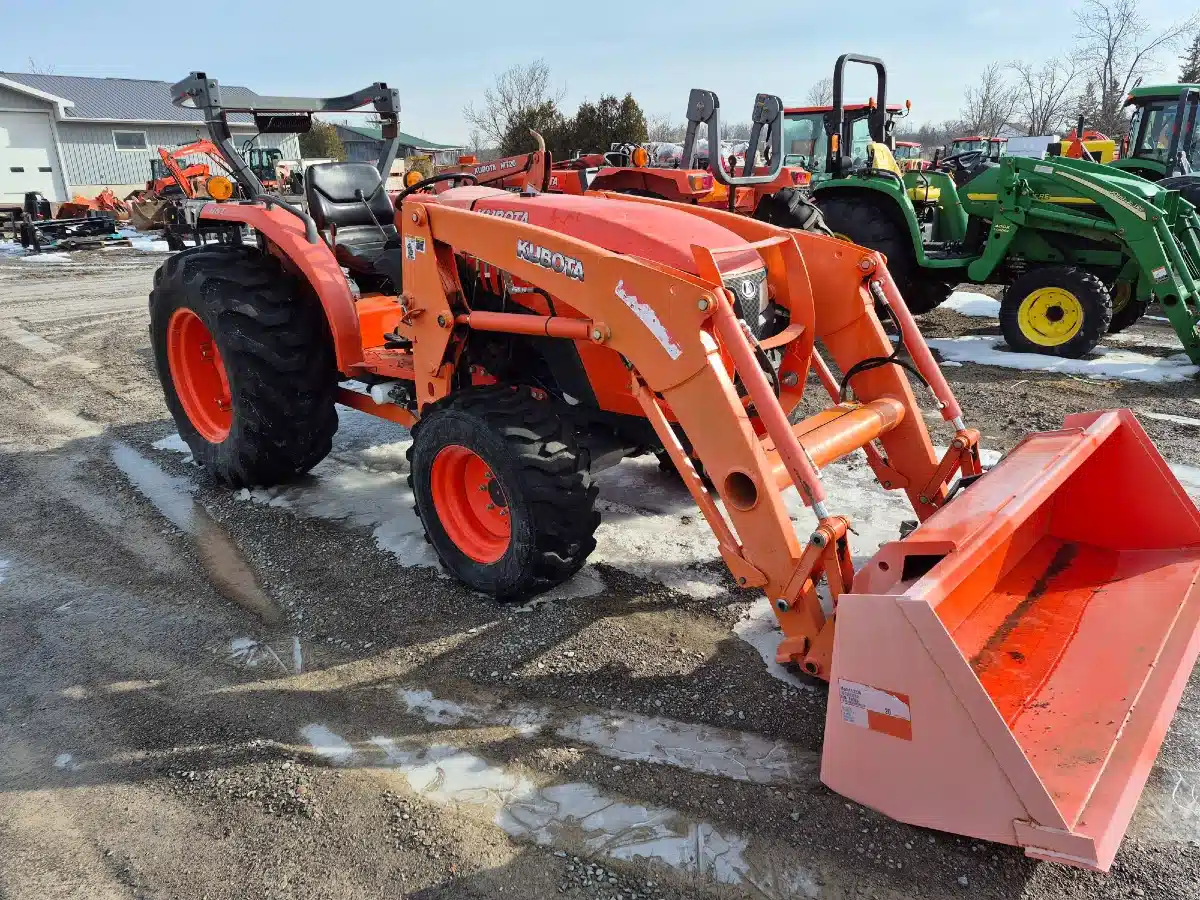 Gallery image 2 for 2014 Kubota MX5200HST Tractor