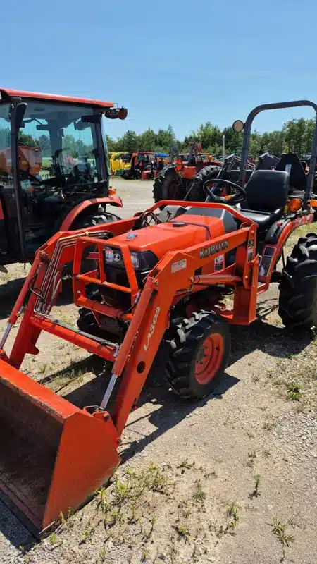 Gallery image 1 for 2005 Kubota B7610HSD Tractor