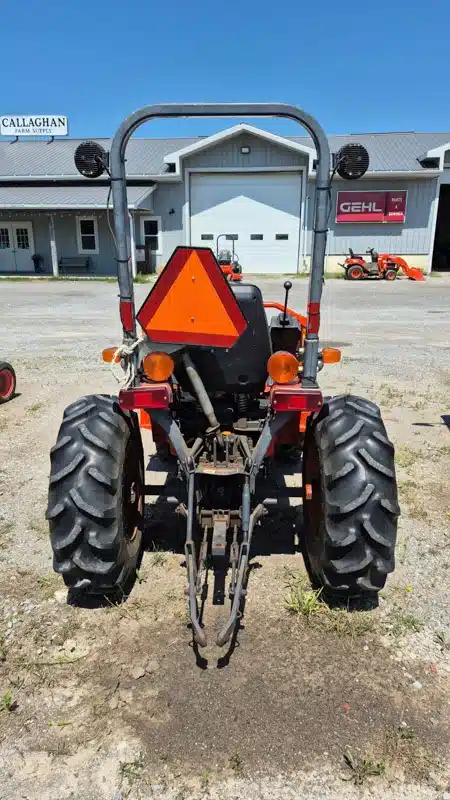 Gallery image 2 for 2005 Kubota B7610HSD Tractor