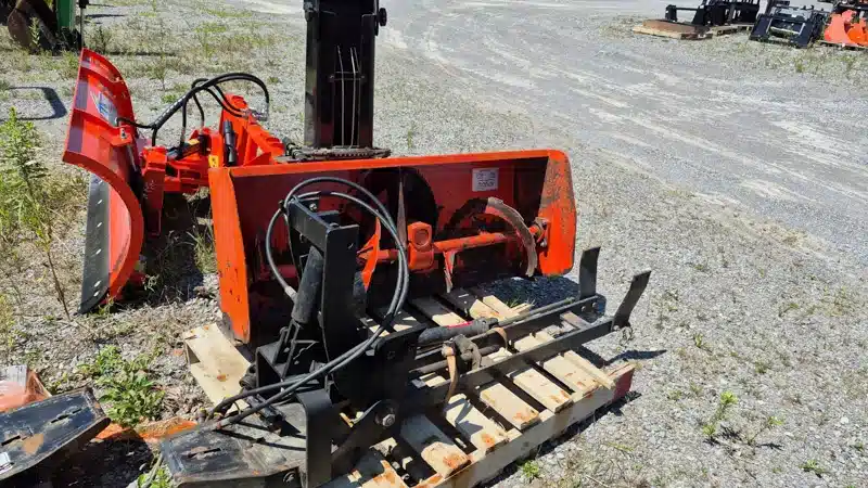 Gallery image 1 for 2005 Kubota B2781 Snow Blower