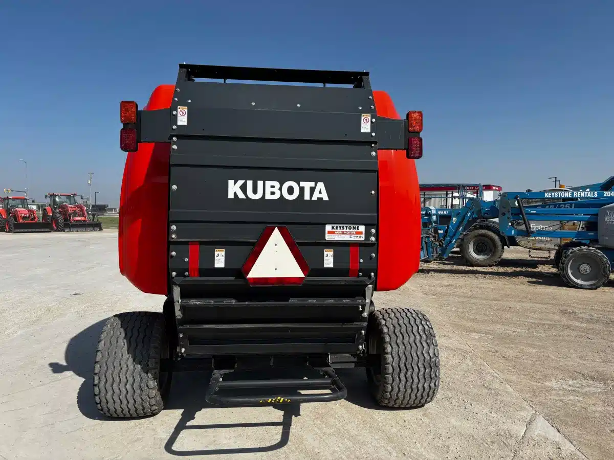 Gallery image 2 for Used 2015 Kubota BV4160 Round Baler