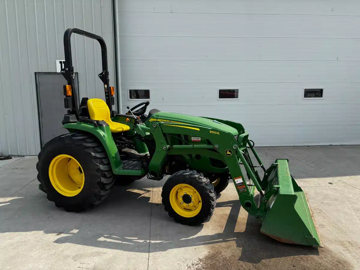 Gallery image 2 for Used 2021 John Deere 3038E Tractor