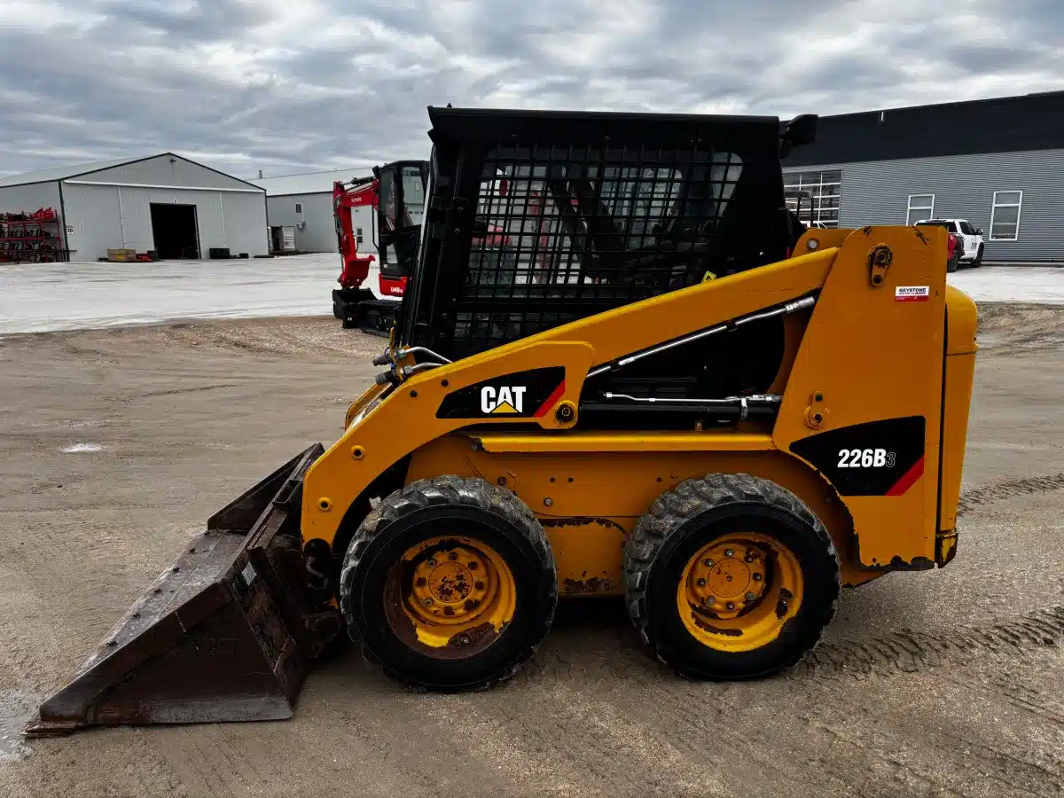 Used 2016 Caterpillar 226B Skid Steer