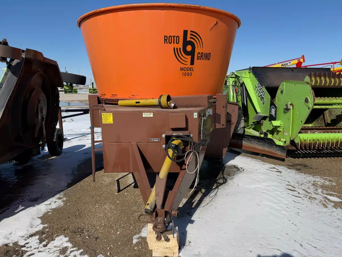 Roto Grind 1090 Bale Processor