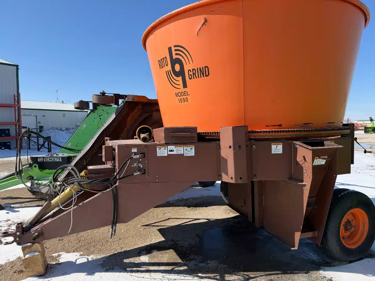 Gallery image 2 for Roto Grind 1090 Bale Processor
