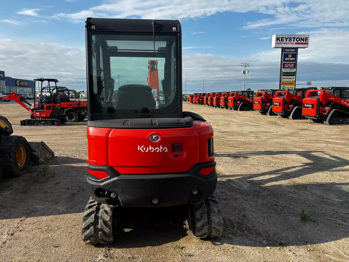 Photo de la Galerie 2 pour 2024 Kubota kx030-4 Excavatrice