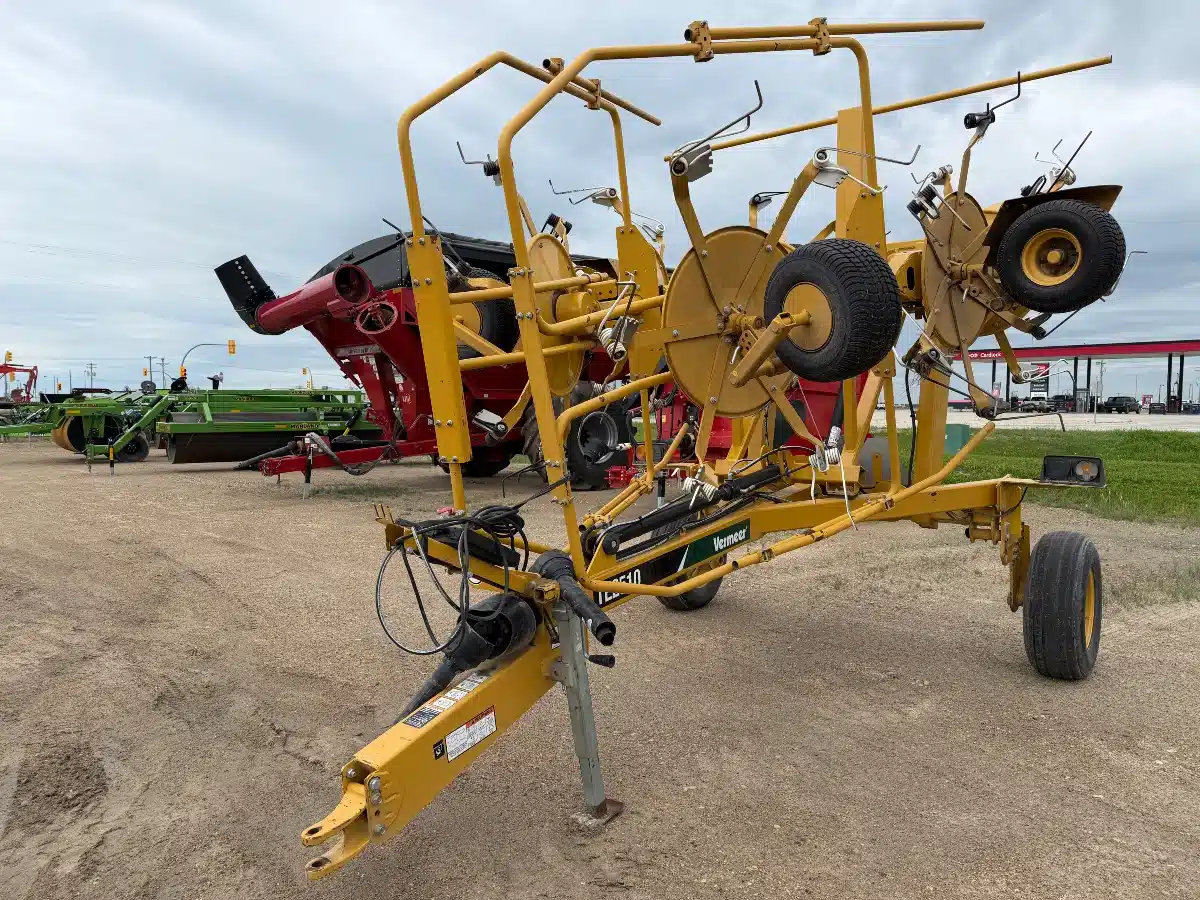 Gallery image 1 for 2021 Vermeer TE2510 Tedder