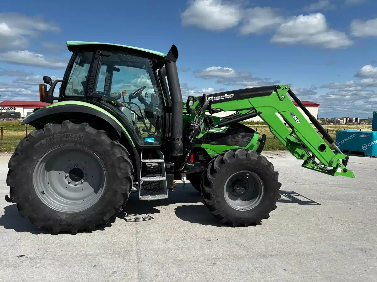 Photo de la Galerie 1 pour 2017 Deutz Fahr AGROTRON M600 Tracteur