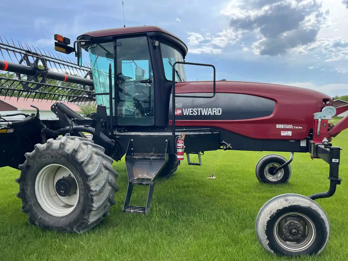 Gallery image 2 for Used 2009 MacDon M150 Windrower