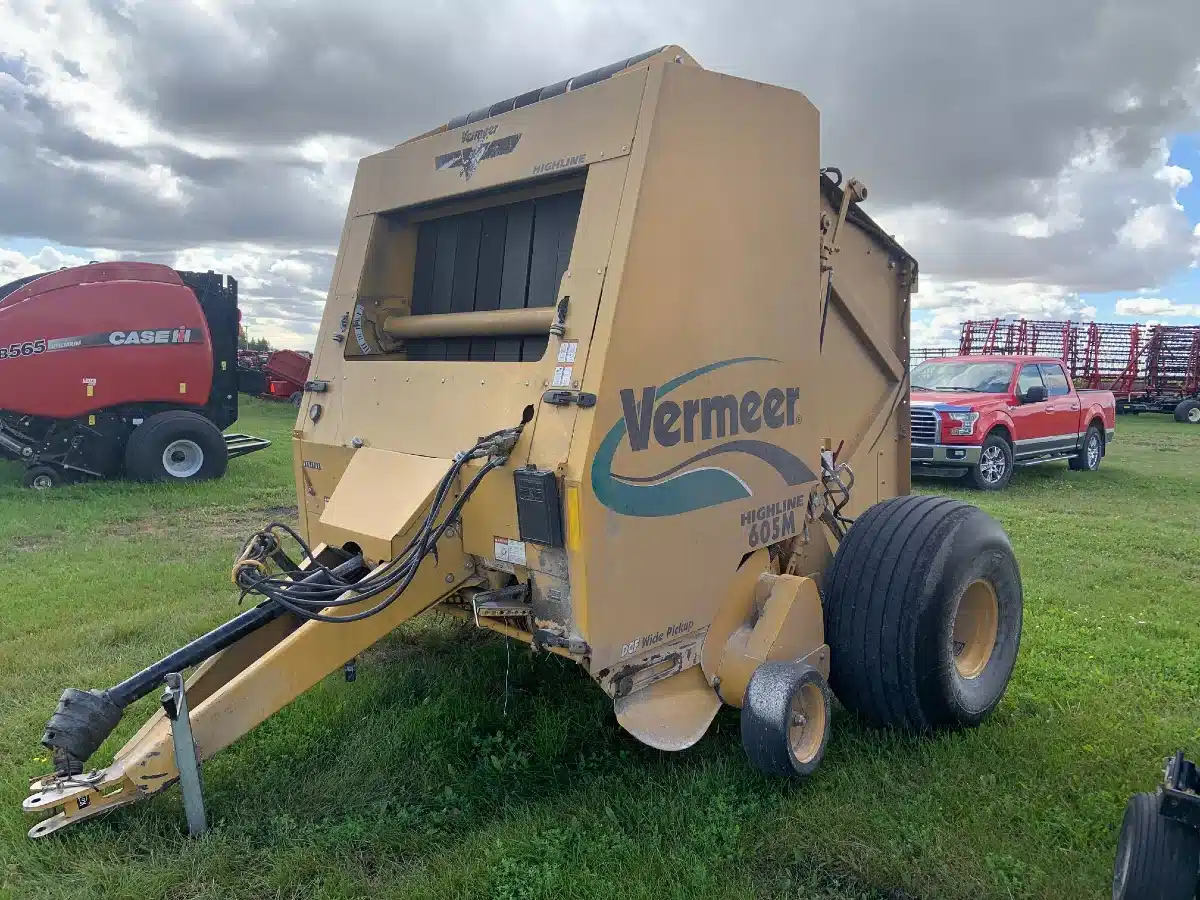 Gallery image 2 for Used 2008 Vermeer 605M Round Baler
