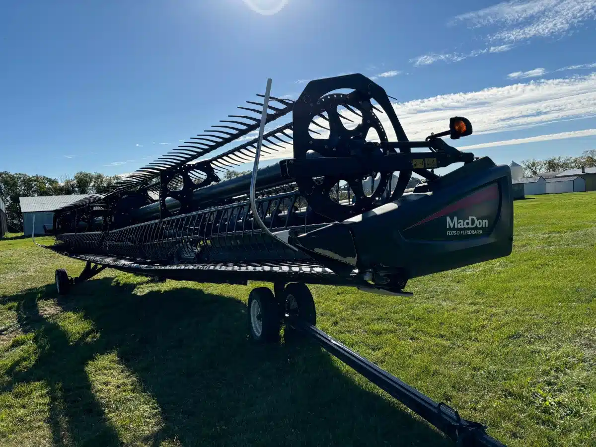 Gallery image 2 for Used 2013 MacDon FD75 Header - Draper