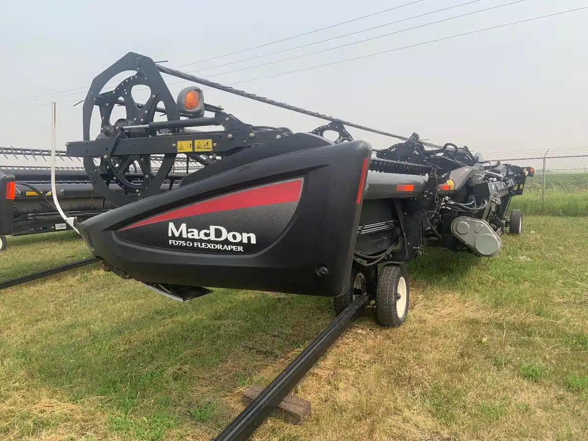 Gallery image 1 for Used 2013 MacDon FD75 Header - Draper