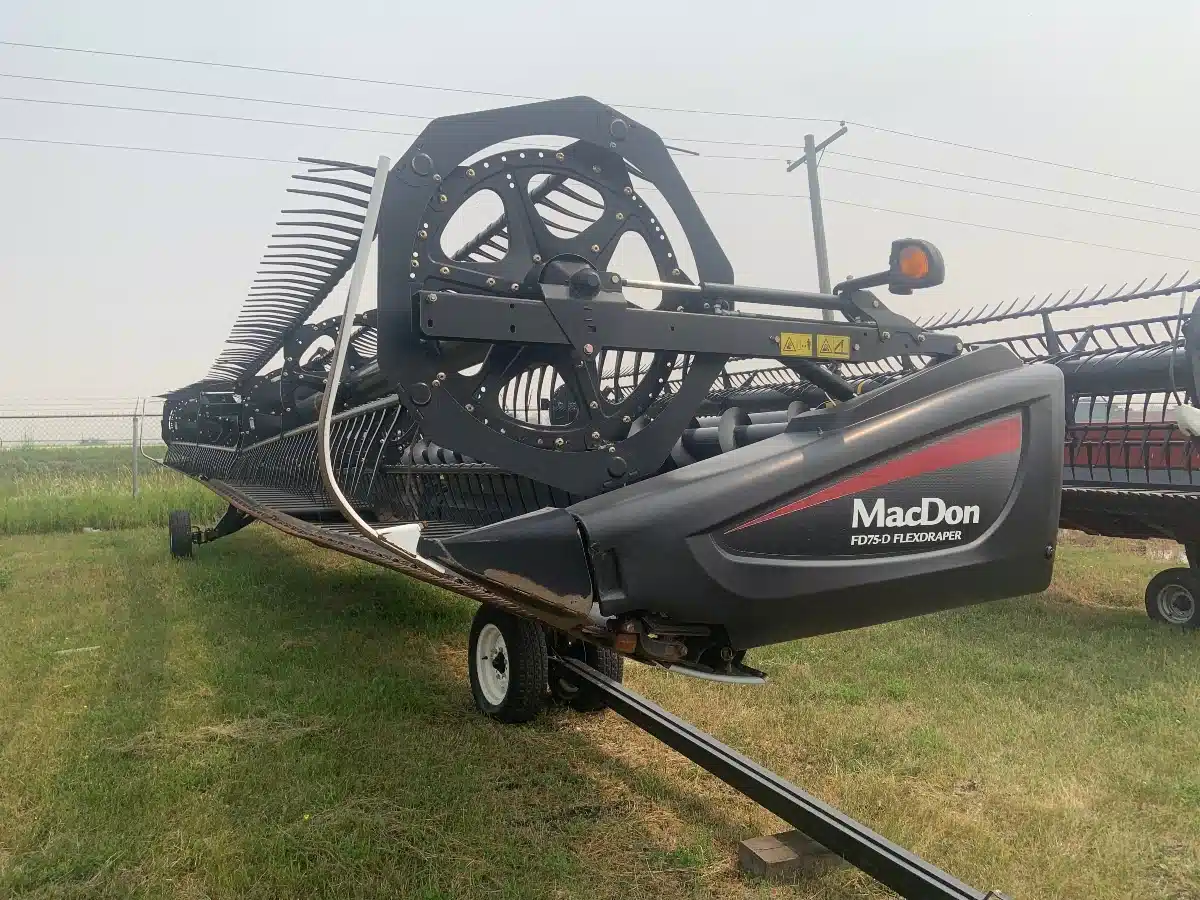 Gallery image 2 for Used 2013 MacDon FD75 Header - Draper