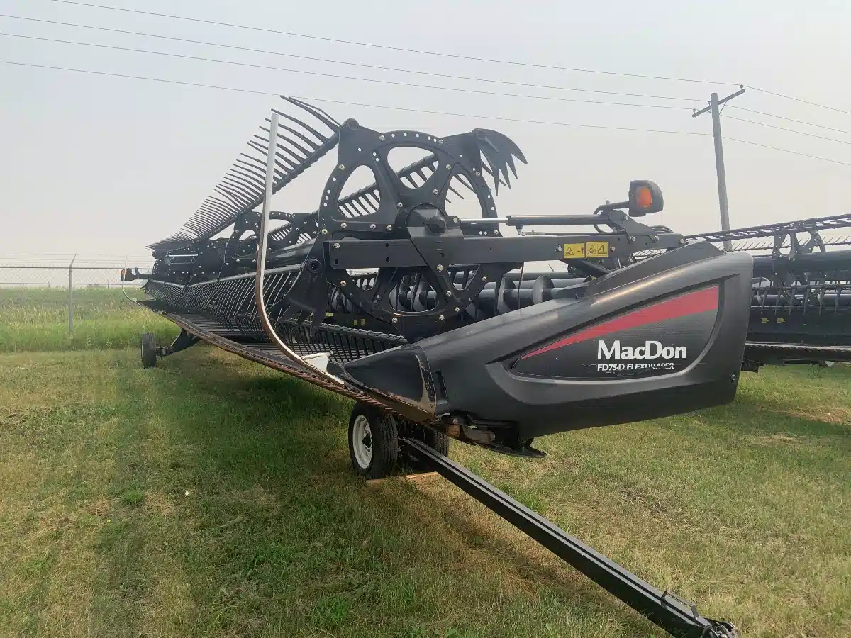 Gallery image 2 for 2016 MacDon FD75 Header - Draper