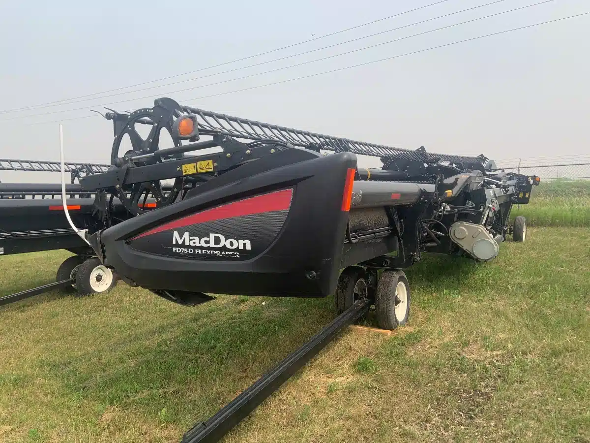 Gallery image 1 for 2016 MacDon FD75 Header - Draper