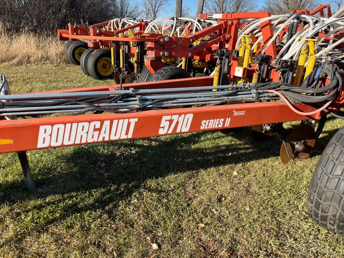 Gallery image 2 for Used 2003 Bourgault 5710-54 Air Seeder