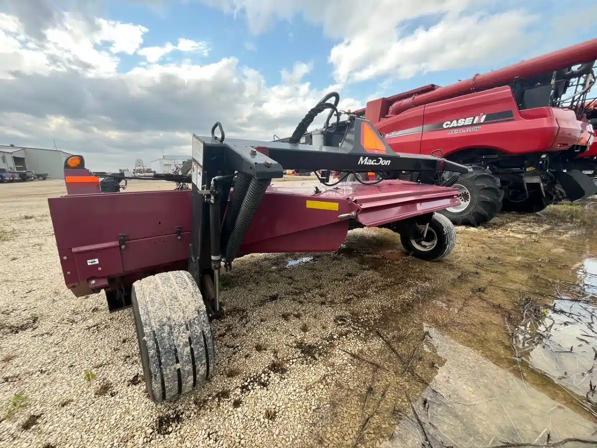 Gallery image 2 for Used 2012 MacDon R85 Disc Mower Conditioner