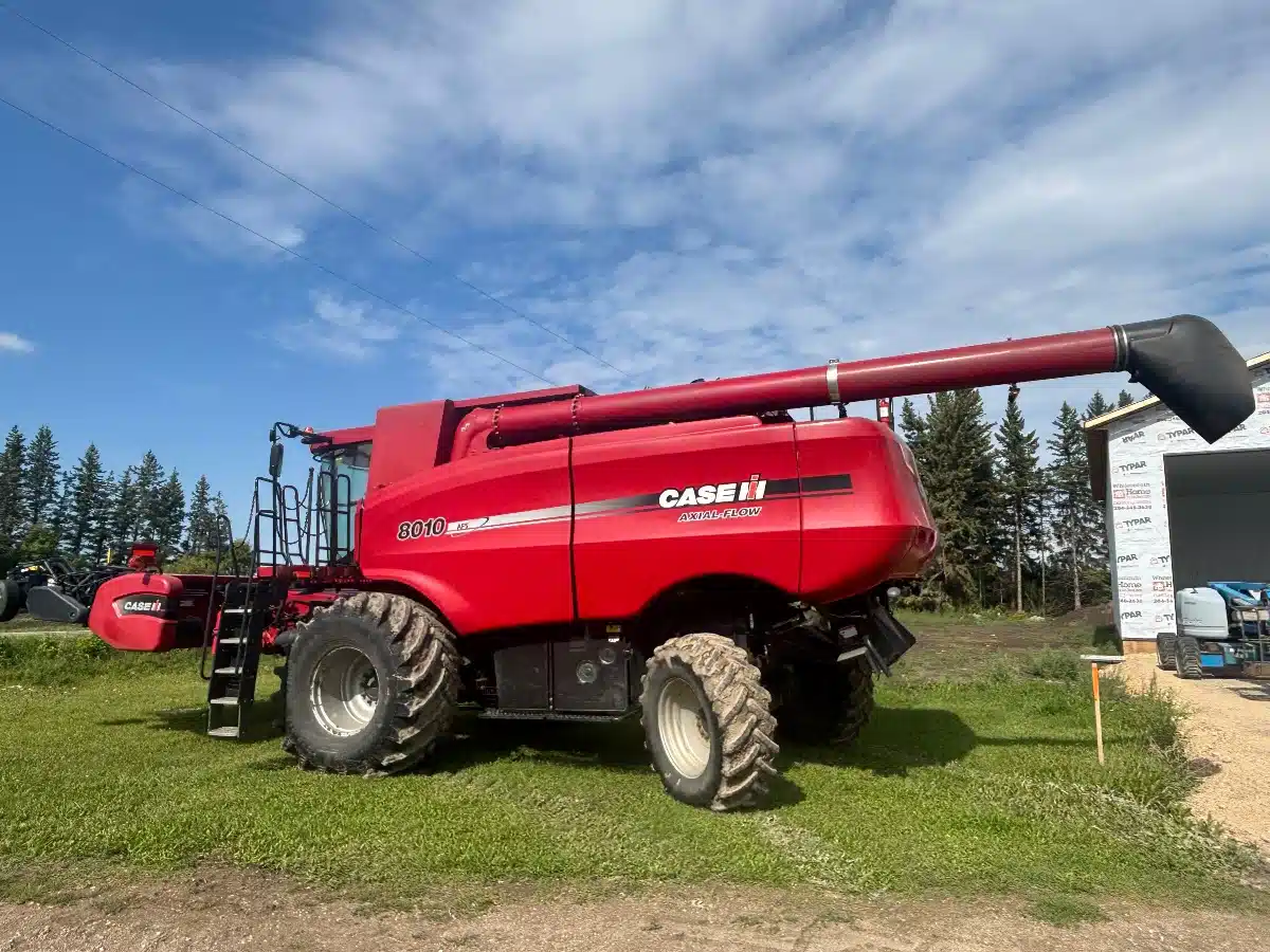 Gallery image 2 for Used 2008 Case IH 8010 Combine