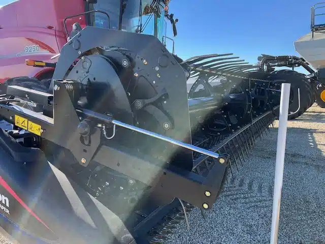 Gallery image 2 for Used 2015 MacDon FD75 Header - Flex Draper