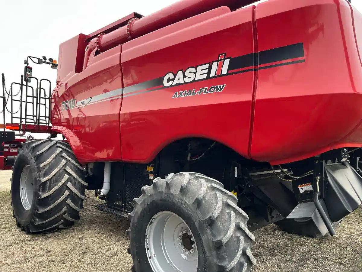 Used 2008 Case IH 7010 Combine