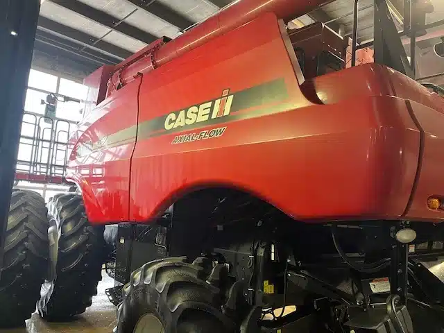 Gallery image 2 for 2009 Case IH 8120 Combine