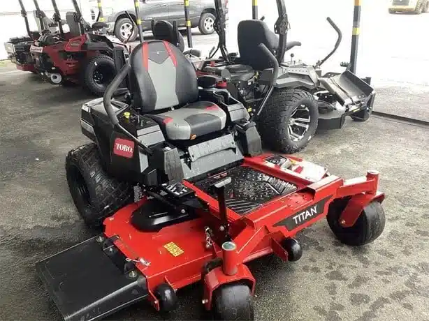 Gallery image 2 for New 2025 Toro 76511 Lawn Tractor