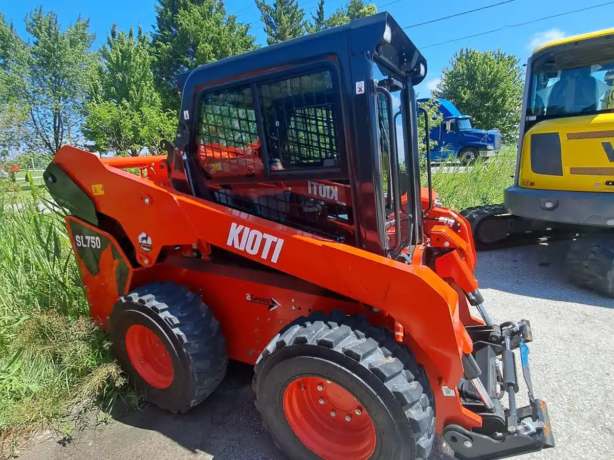 Gallery image 2 for New 1900 Kioti SL750 Skid Steer