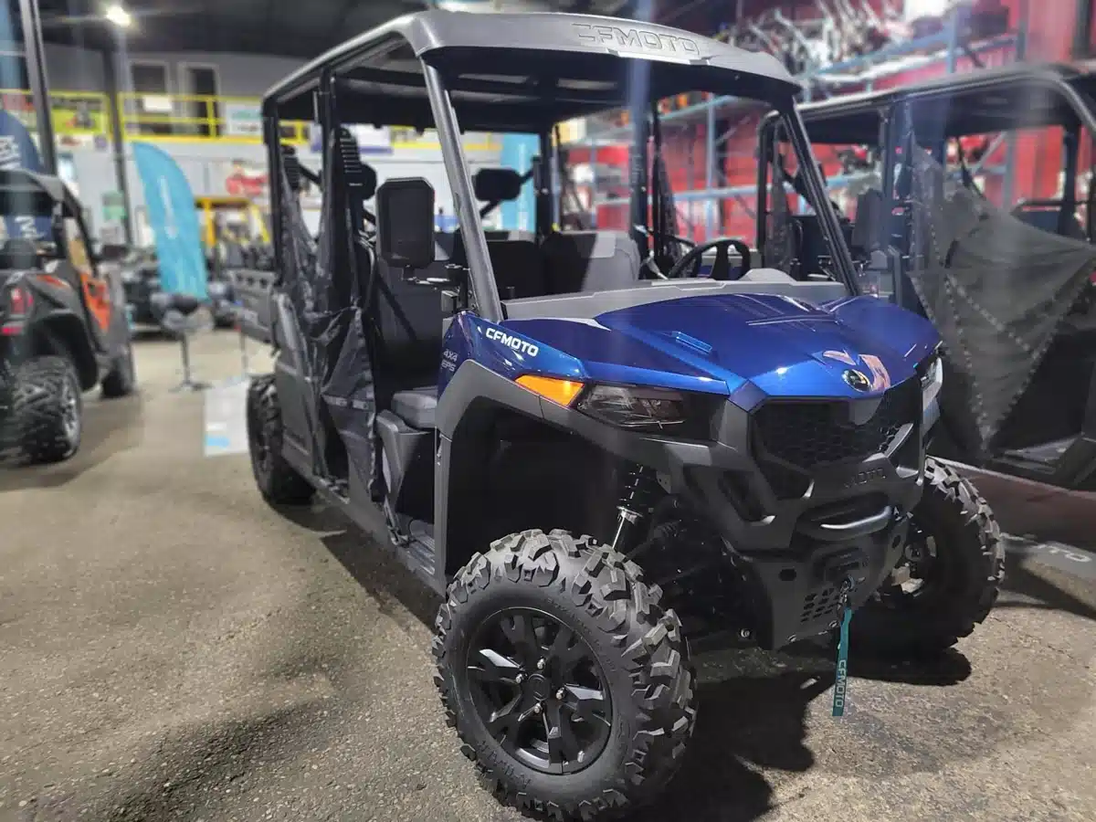 Gallery image 1 for 2025 CFMoto UFORCE 800 XL Utility Vehicle