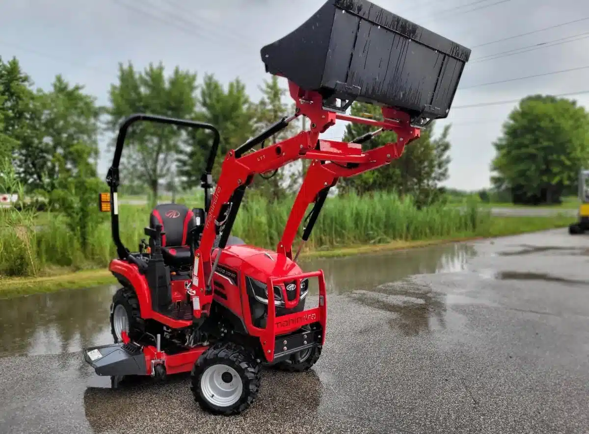 Gallery image 2 for New 2025 Mahindra 2025 Mahindra 1120 w/Loader + Mid Mount Mower Tractor