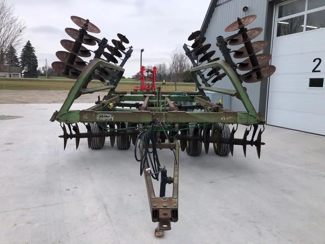 Gallery image 2 for Used John Deere 230 Disc