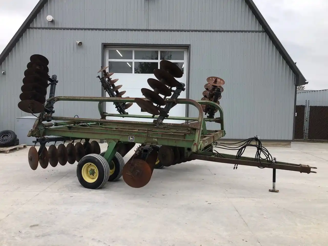 Gallery image 1 for Used John Deere 230 Disc