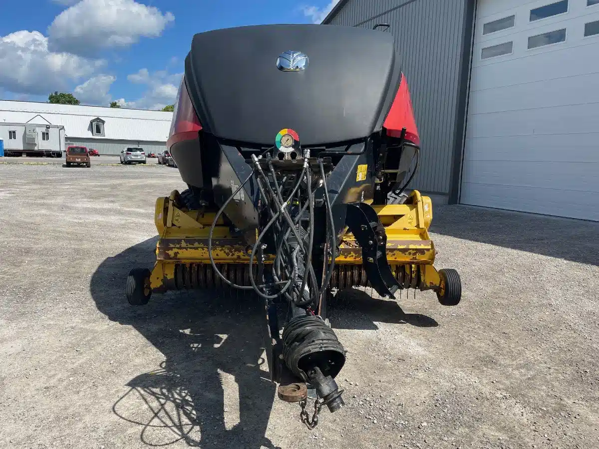Gallery image 2 for Used 2014 New Holland BIG BALER 340 Square Baler - Large