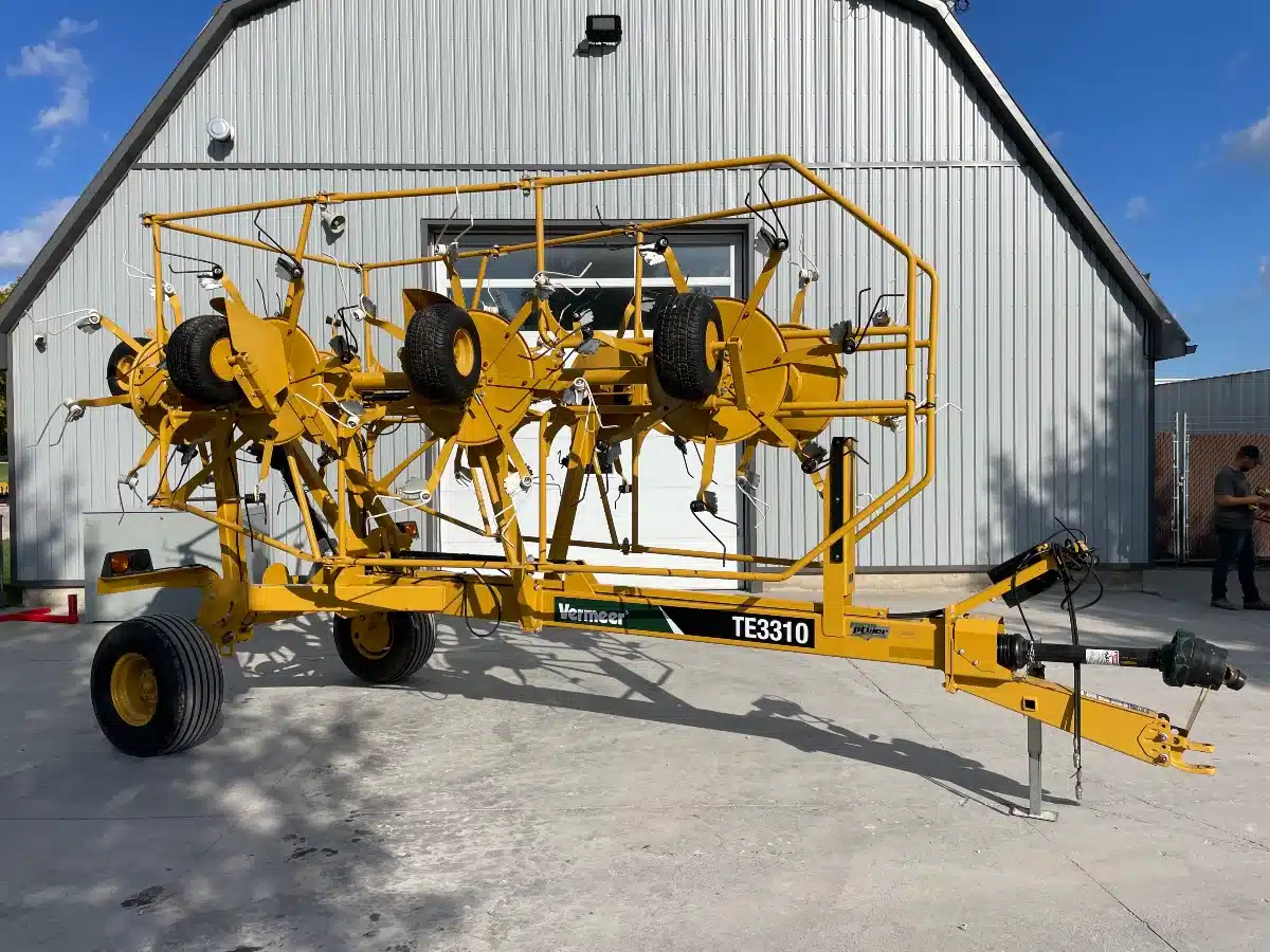 Gallery image 1 for New 2023 Vermeer TE3310 Tedder