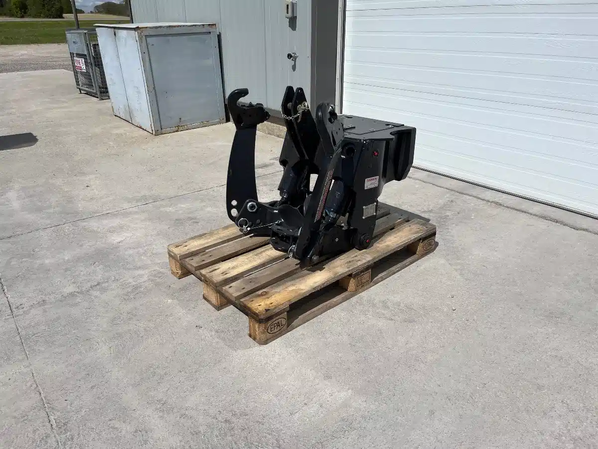 Gallery image 1 for Used 2021 Zuidberg Front Hitch CIH Puma 170 - 230 LWB 3 Point Hitch