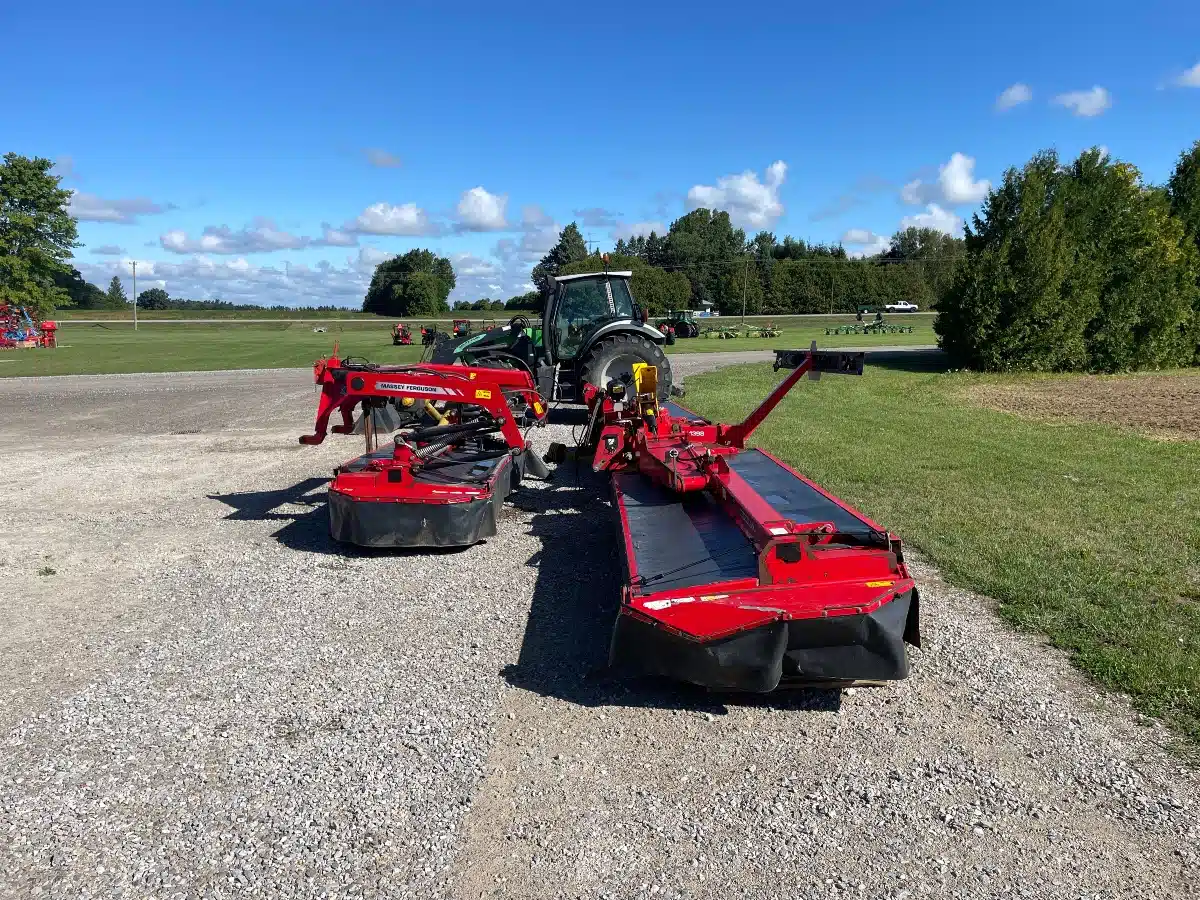Gallery image 2 for Used 2014 Massey Ferguson DM1398 Disc Mower