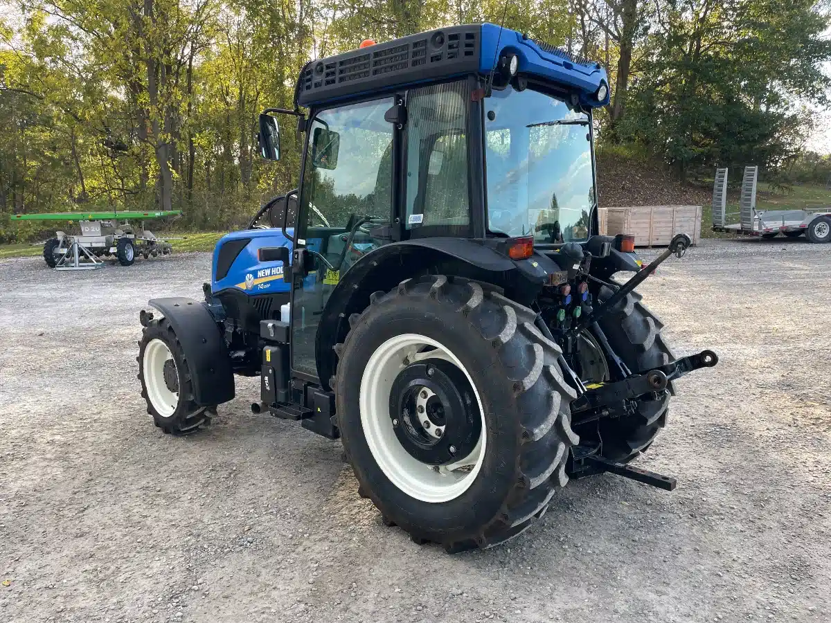 Gallery image 2 for Used 2018 New Holland T4.100F Tractor