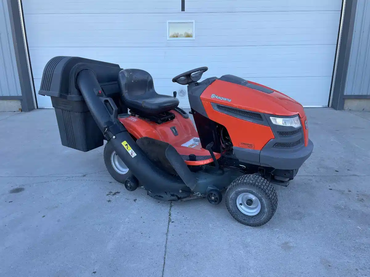 Gallery image 1 for Used Husqvarna YTH20F42 Lawn Tractor