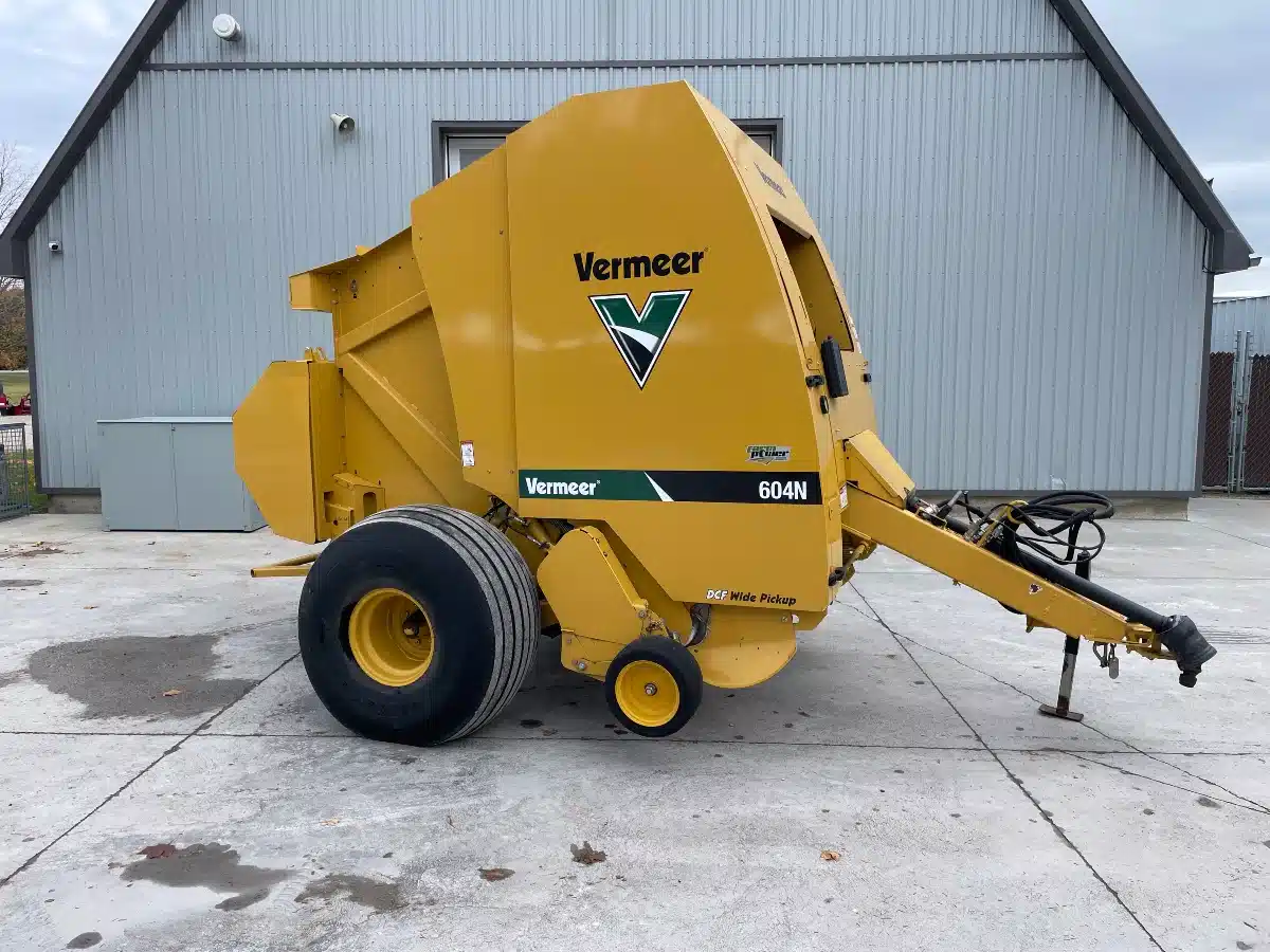 Used 2014 Vermeer 604N Round Baler