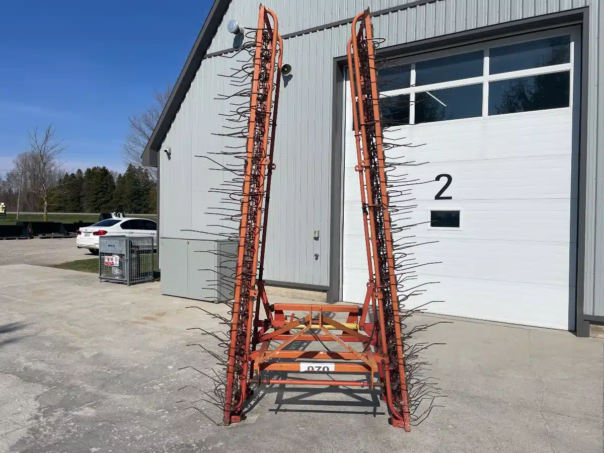 Gallery image 2 for Lely 600 Tine Weeder Harrow